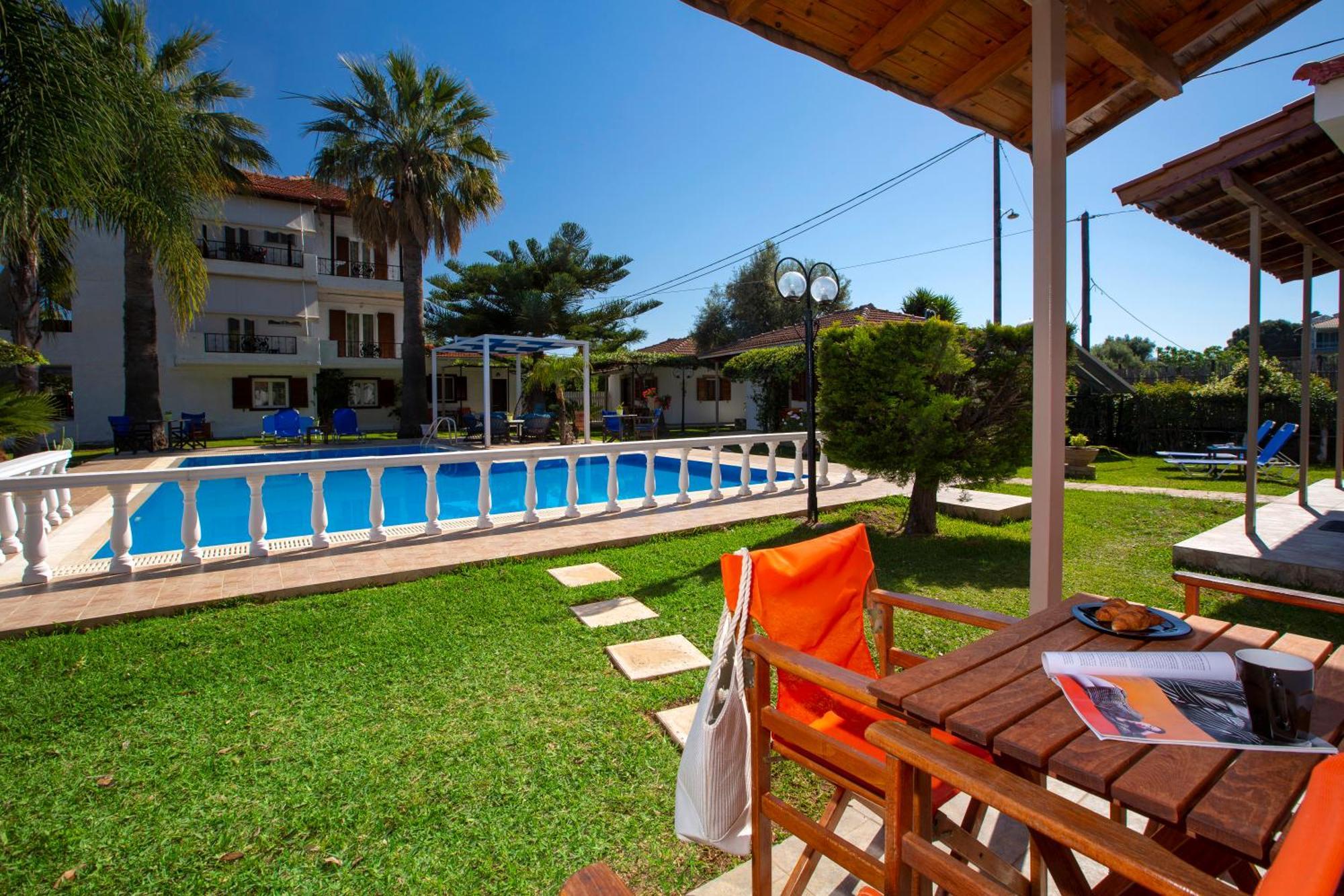Villa Dimitris Apartments & Bungalows Frínion Buitenkant foto