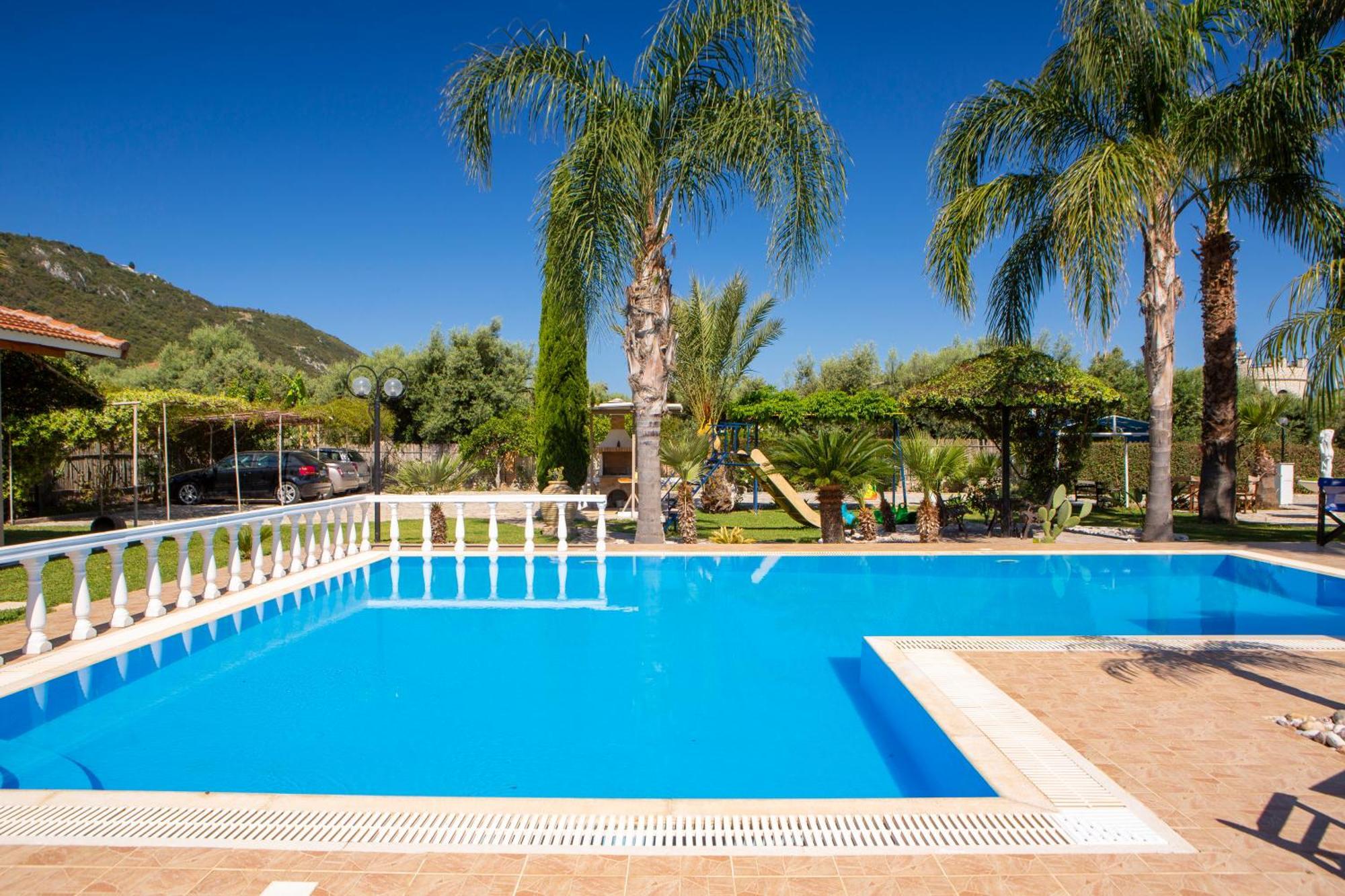 Villa Dimitris Apartments & Bungalows Frínion Buitenkant foto