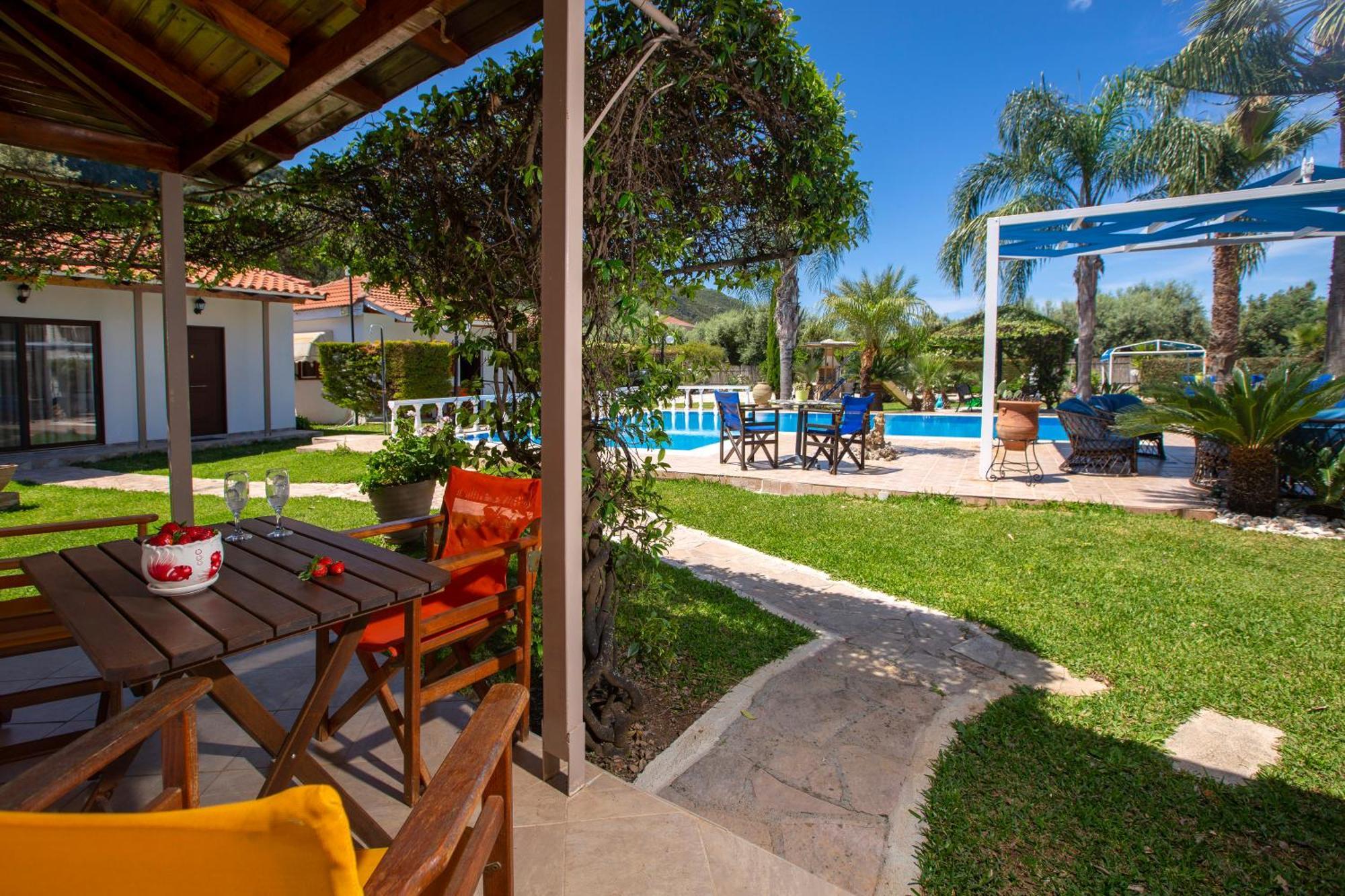 Villa Dimitris Apartments & Bungalows Frínion Buitenkant foto