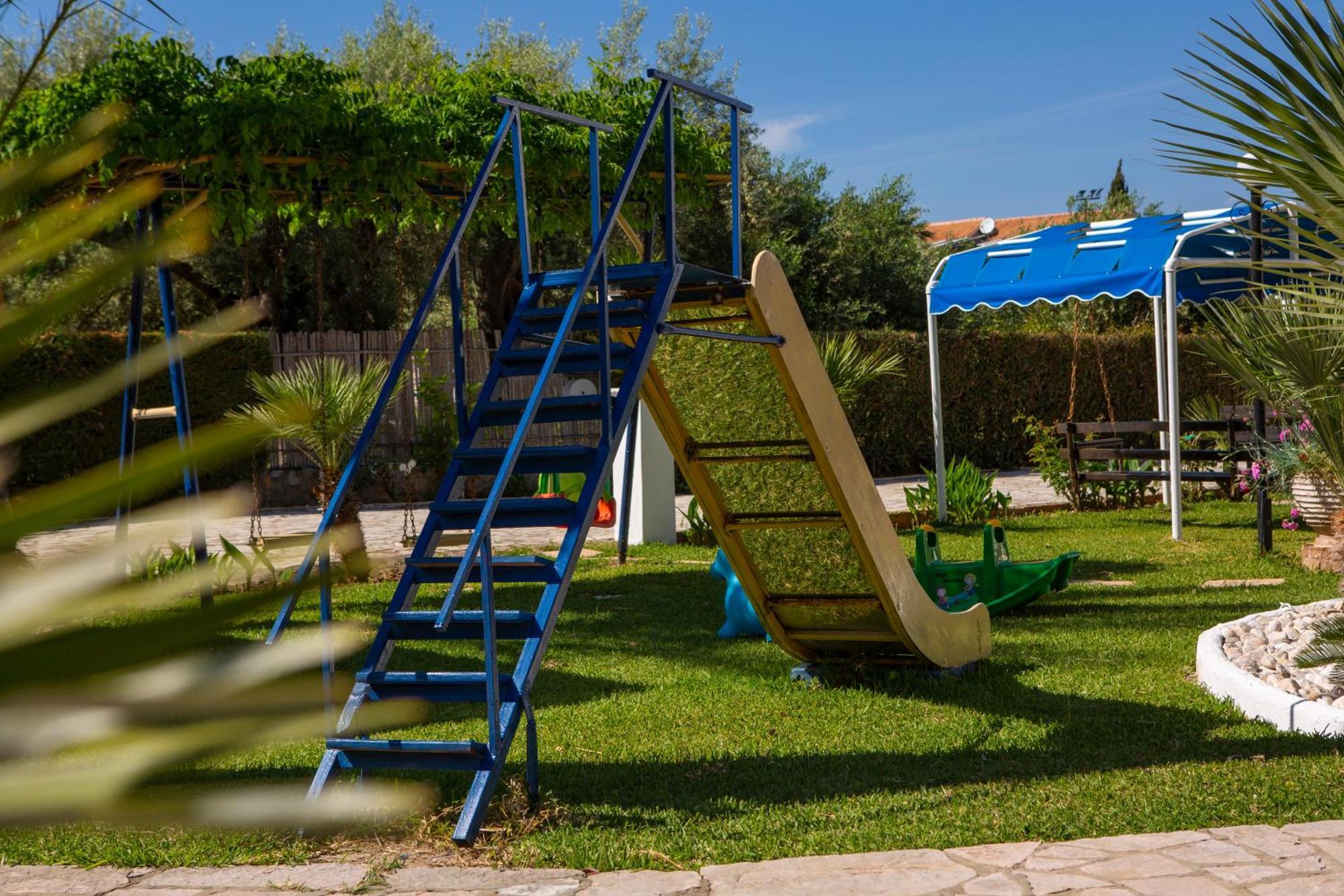 Villa Dimitris Apartments & Bungalows Frínion Buitenkant foto