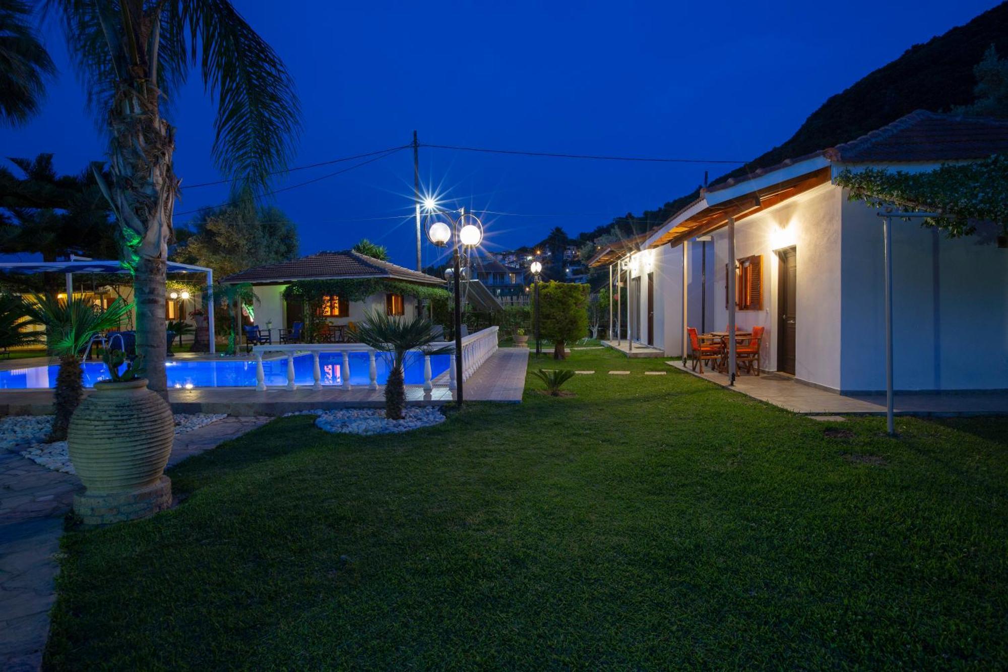 Villa Dimitris Apartments & Bungalows Frínion Buitenkant foto