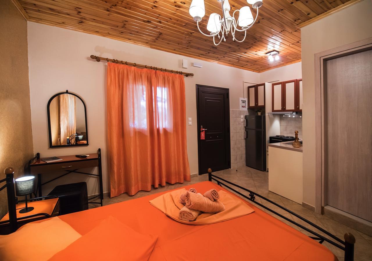 Villa Dimitris Apartments & Bungalows Frínion Buitenkant foto